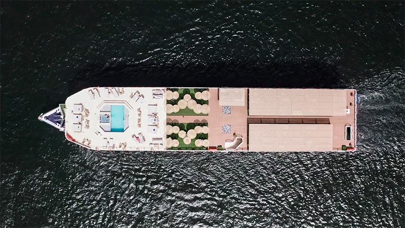 Ms/ Nile Azur